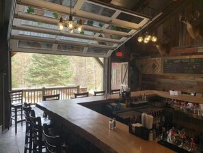 Bar (en la propiedad)