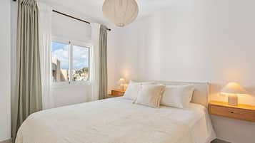 4 habitaciones, escritorio, tabla de planchar con plancha y wifi gratis