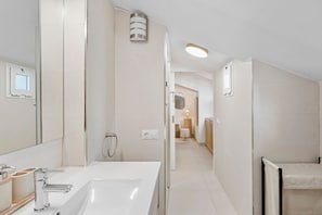 Hair dryer, towels