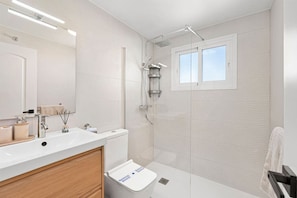 Hair dryer, towels