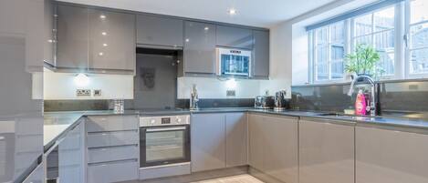 Fridge, microwave, oven, dishwasher