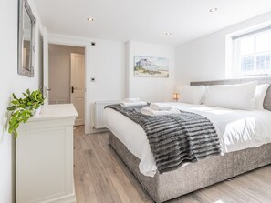 4 chambres, fer et planche à repasser, Wi-Fi gratuit, draps fournis