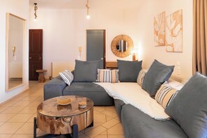 Smart TV y chimenea 