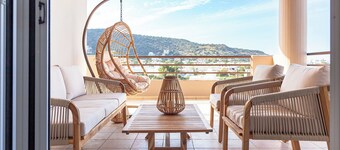 "Stunning luxury apartment with breathtaking sea view"