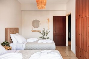 3 habitaciones, escritorio, tabla de planchar con plancha y wifi gratis 