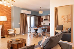 Smart TV, fireplace