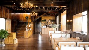 Dining - LAGA Yak tent Spacious cabin under the Snow Mountain in charming Garzê (Garzê Tibetan Autonomous Prefecture)