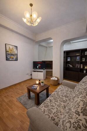 Appartement, 2 chambres, non-fumeurs | Coin séjour | Télévision