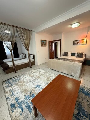 TV - Old City Hatefi Apartments (Baku)