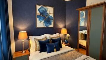 Apartment, 4 Bedrooms, Balcony, Sea View | Desk, laptop workspace, blackout drapes, soundproofing