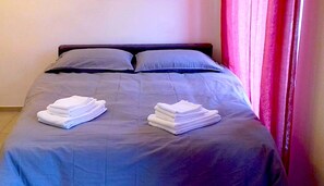 1 chambre, fer et planche Ă repasser, Wi-Fi, draps fournis