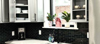 Stylish 2BR/2BA Apt near NYC Free Parking Full Kitchen & W/D