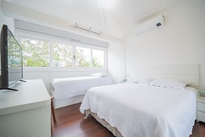 디럭스 하우스, 침실 4개, 에어컨 | 4 개의 침실, 각각 다른 스타일의 인테리어, 각각 다르게 가구 비치, 암막 커튼