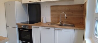 Bright and spacious 70m2 apartment close to all amenities