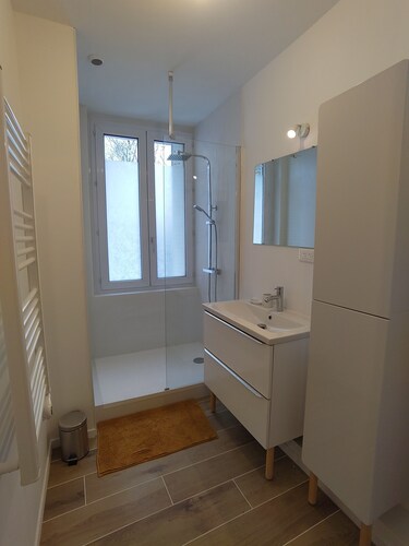 Appartement lumineux et spacieux 70m2 près de tout