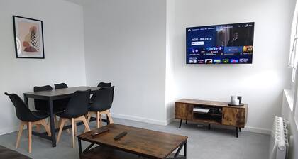 Bright and spacious 70m2 apartment close to all amenities