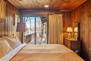 5 soverom, strykejern/-brett, wi-fi og sengetøy