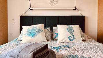 1 slaapkamer, een strijkplank/strijkijzer, reisbedje, gratis wifi