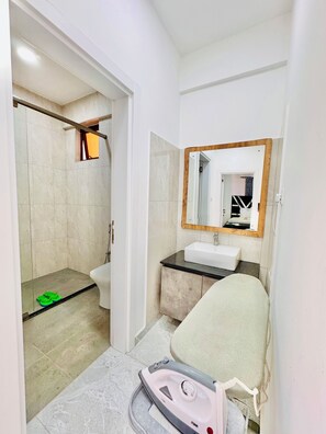 Jetted tub, bidet, towels, soap