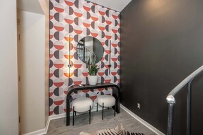Apartemen, 1 Tempat Tidur Queen, dapur, pemandangan kota (Queen City Views 1) | Interior
