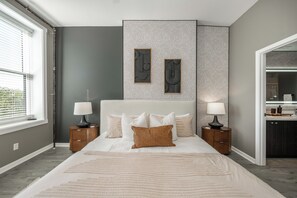 Apartamento, 1 cama King, cozinha, vista para o jardim (Queen City Views 4) | 1 quarto, Wi-Fi de cortesia