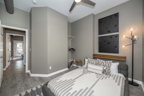 Apartment, Multiple Beds, Kitchen, City View (Queen City Views 3) | 2 bedrooms, free WiFi