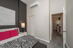 Apartment, 1 Queen Bed, Kitchen, City View (Queen City Views 2)