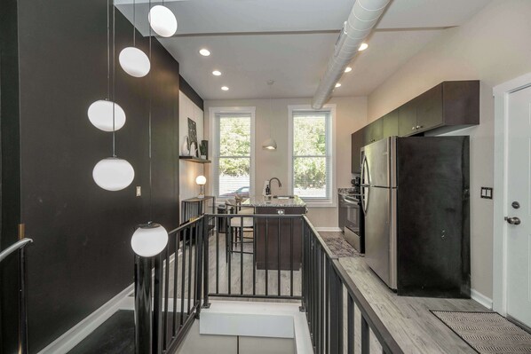 Apartment, 1 Queen Bed, Kitchen, City View (Queen City Views 2) | Private kitchen | Fridge, microwave, oven, stovetop