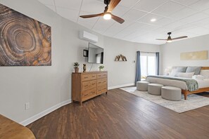 6 bedrooms, travel cot, free WiFi, bed sheets