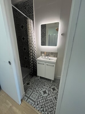 Håndklær, såpe og toalettpapir