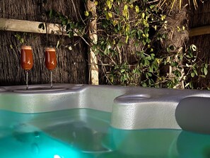 Bain à remous extérieur