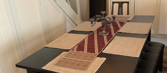 Fun & Funky! Stay in a functioning fine art archive--Blocks from the IU campus.