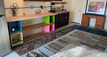 Fun & Funky! Stay in a functioning fine art archive--Blocks from the IU campus.