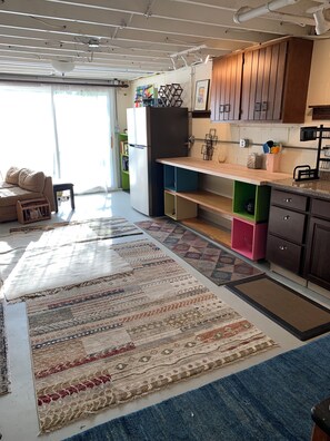 Interior - Fun & Funky! Stay in a functioning fine art archive--Blocks from the IU campus. (Bloomington)