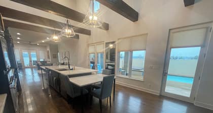 Eagle Beach- Waterfront, Large Beach, Next to Shangri-La