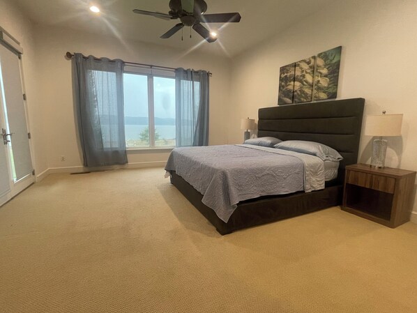 3 bedrooms, travel cot, WiFi, bed sheets