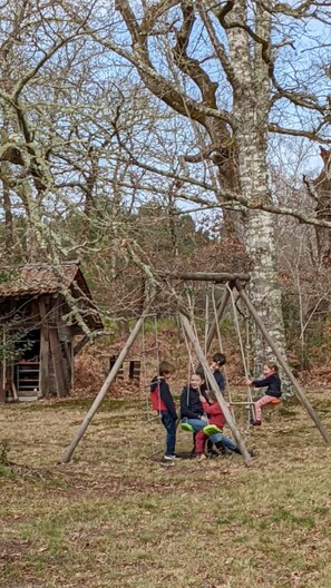 Children's area - Traditional Landes house on secluded airial, secure swimming pool (Sabres)
