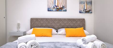 1 bedroom, WiFi, bed sheets