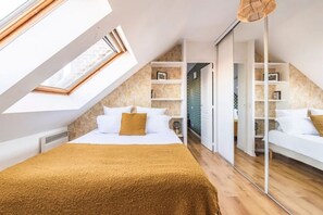 3 bedrooms, iron/ironing board, WiFi, bed sheets