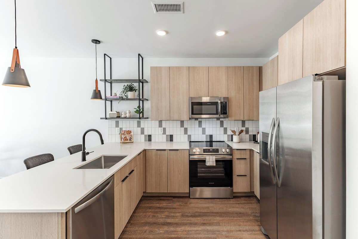 Apartment, 1 Bedroom | Private kitchen | Fridge, microwave, oven, stovetop