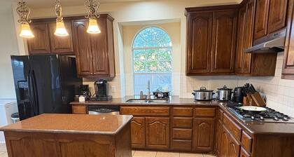 Spacious 5 bedroom Home - Gym - Office - Games -  Near PGA Frisco & Universal