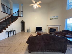 Smart TV, fireplace - Spacious 4200 sqft | 6 bdrms 4 bath | Gym |Pets OK (Little Elm)