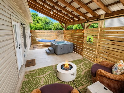 Stylish Asheville Fall Retreat w/ Hot Tub, Fire Pit & Private Patio, Downtown