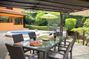 Exterior detail - Casa Los Pinos (Valle de Bravo)