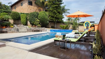 Outdoor pool, pool loungers