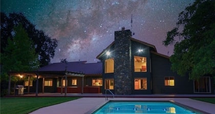 Private Room in House w Heated Pool, Hot Tub, Sauna, Game Room, Beautiful Nature