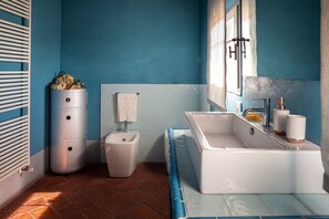 Hair dryer, towels - Villa Majolica - Five Bedroom Villa, Sleeps 11 (Montelupo Fiorentino)