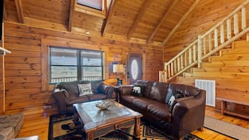 Smart-tv, tv-spel, dvd-spelare och ett bordtennisbord