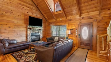 Smart-tv, tv-spel, dvd-spelare och ett bordtennisbord