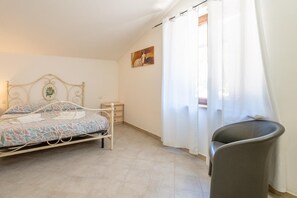 6 Schlafzimmer, Bügeleisen/Bügelbrett, Internetzugang, Bettwäsche